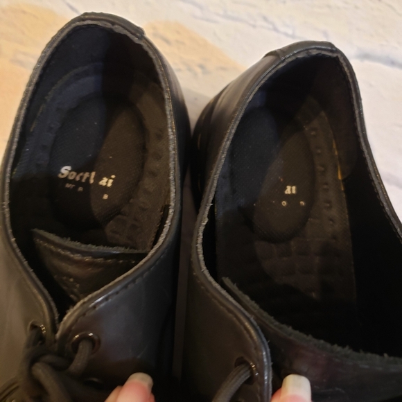 Dr. Martens Cavendish Black Leather Lite Sneakers - Picture 10 of 10